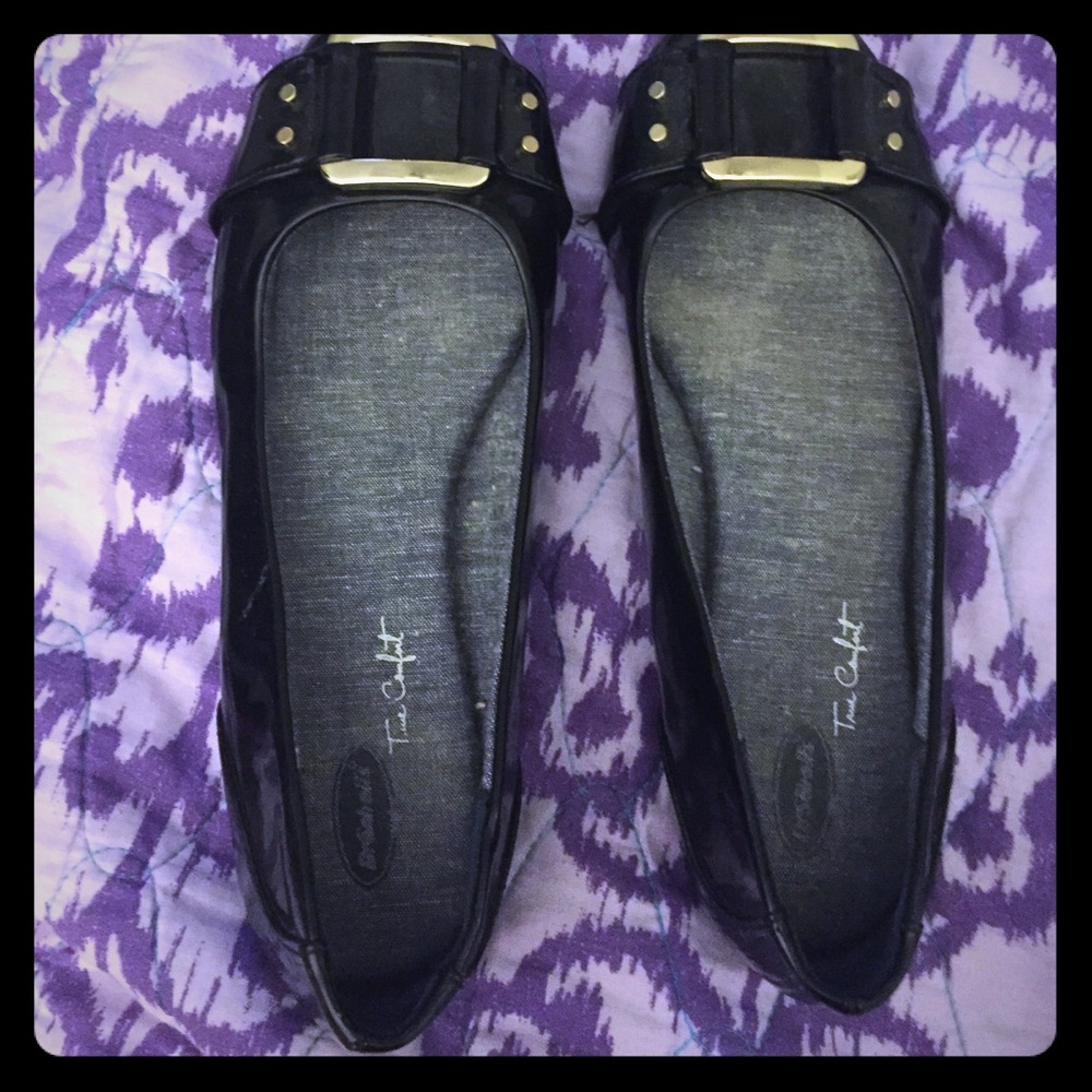 Black patent flats.  Dr Scholls True Comfort brand